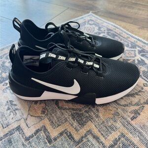 Nike Women’s Ashin Modern black sneaker